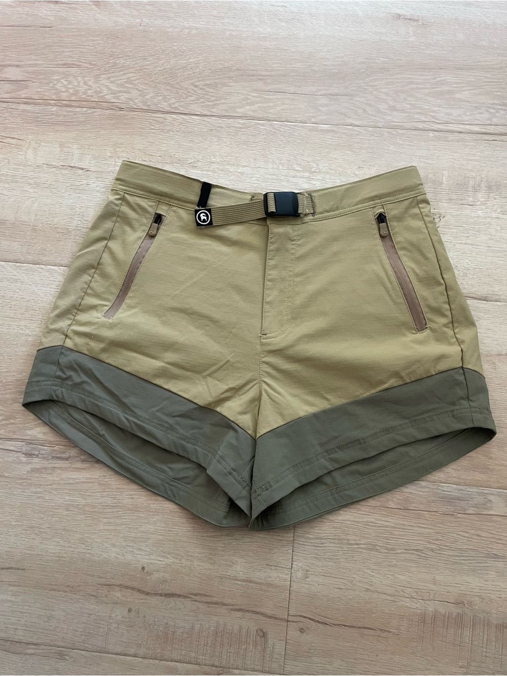 Women’s Two-Tone Athletic Shorts — Olive/Khaki